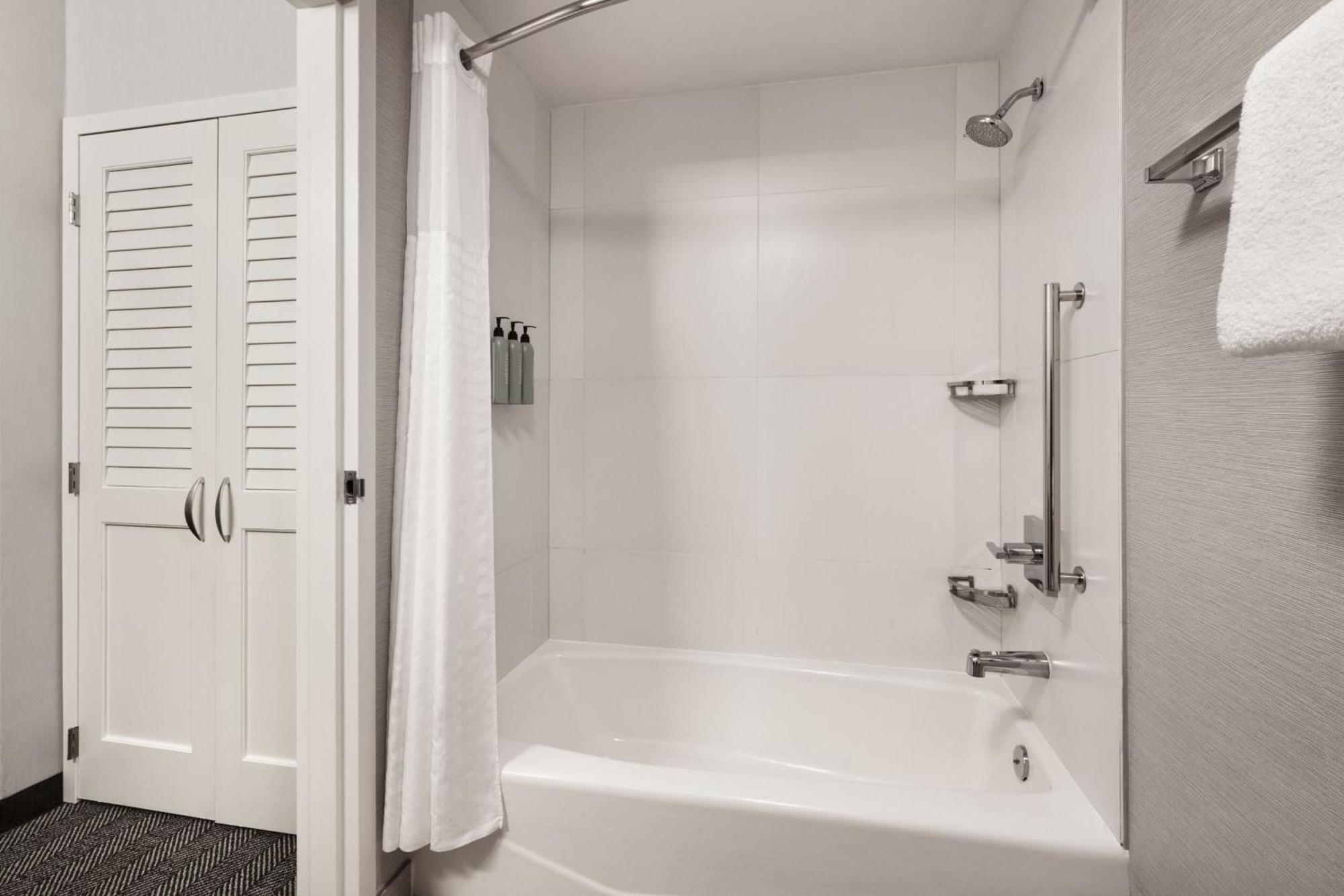 Courtyard By Marriott Memphis Airport Hotel Eksteriør billede